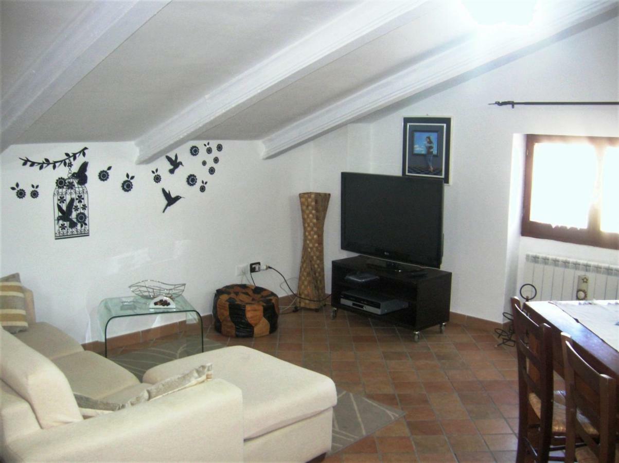 Mansarda Viti - Sguardo Su Frontone - Apartment Exterior photo